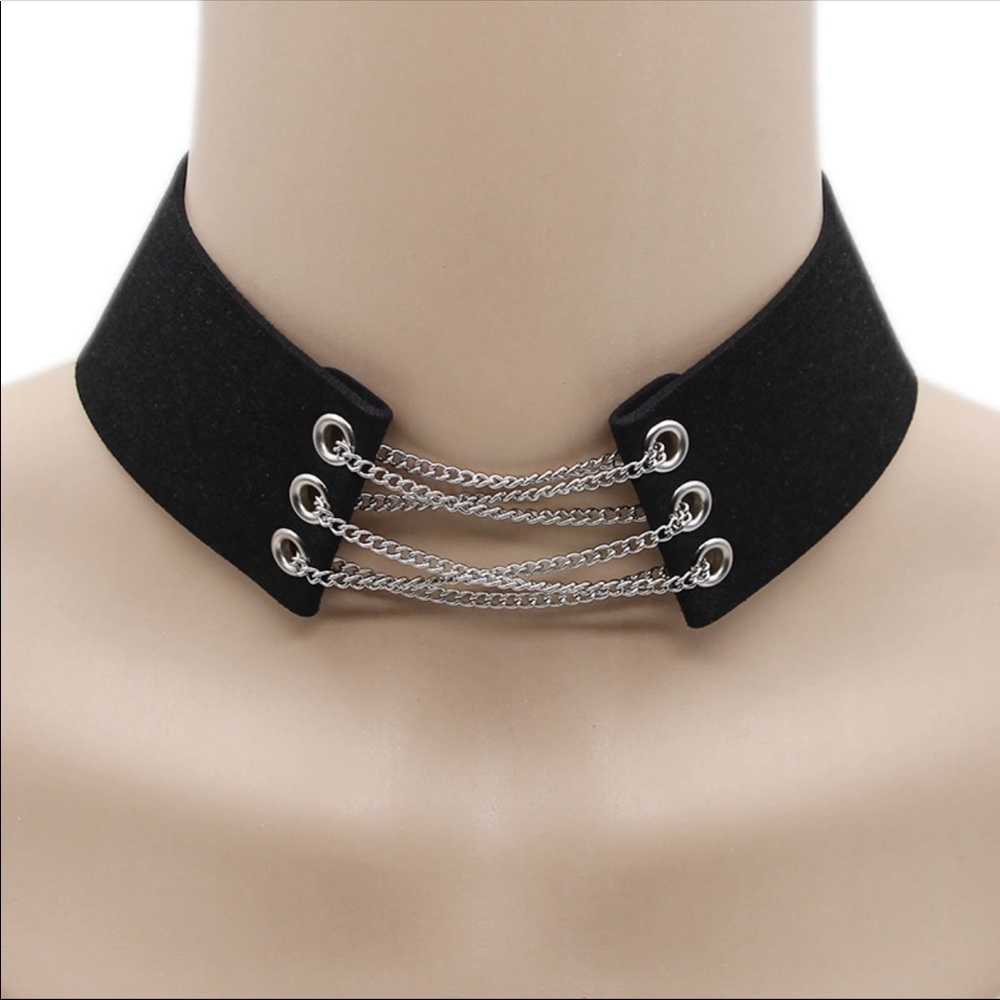 Crossed Chain Choker